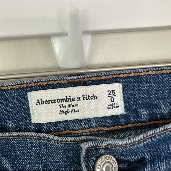 Abercrombie & Fitch The Mom High Rise Jeans Size 25/0 - Picture 2 of 7